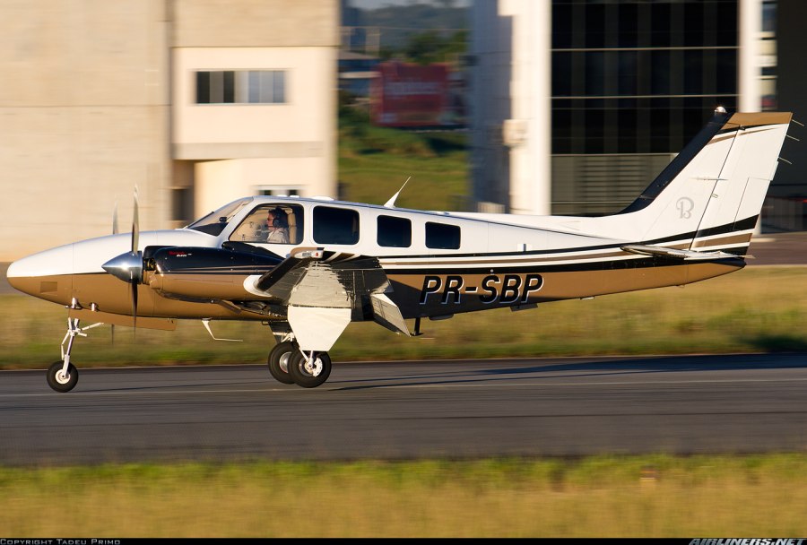 Hawker Beechcraft g58 Baron