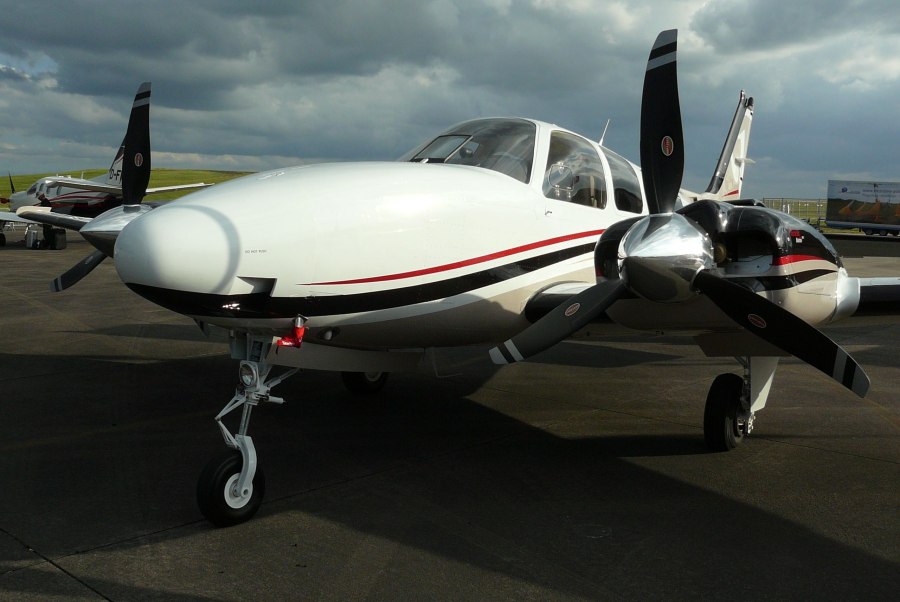 Самолет Beechcraft 58 Baron