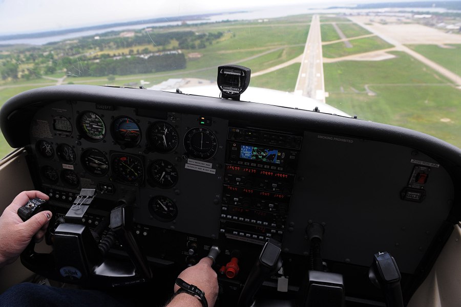 Cessna 172 кокпит