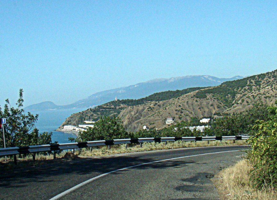 Самолет як-3 Алушта памятник
