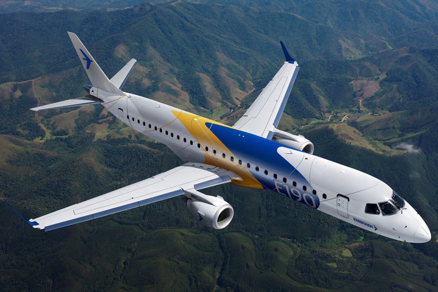 Самолет Эмбраер e-Jet
