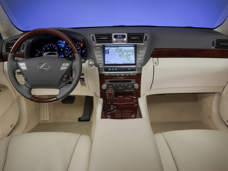 Lexus LS 460 2014