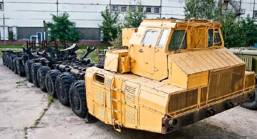 Тягач МАЗ 7907