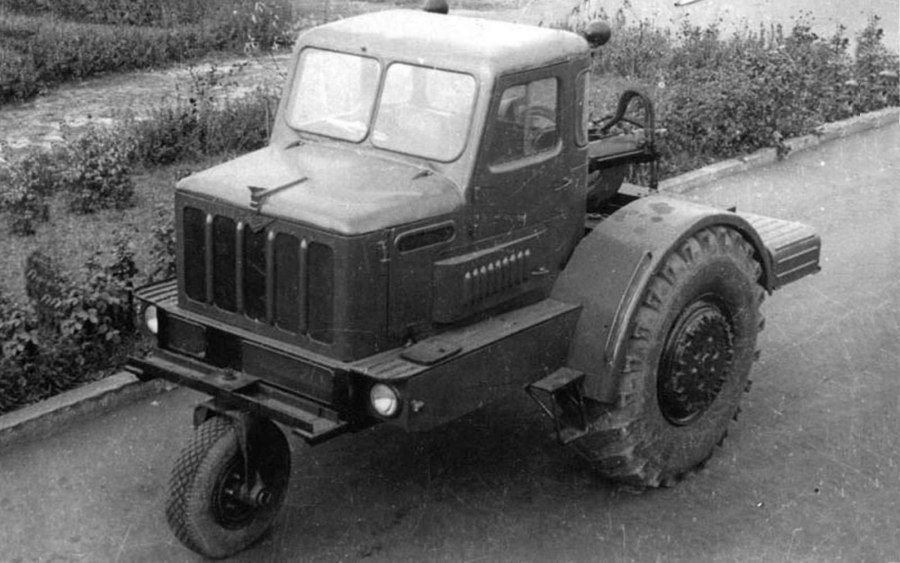 Одноосный тягач МАЗ-529
