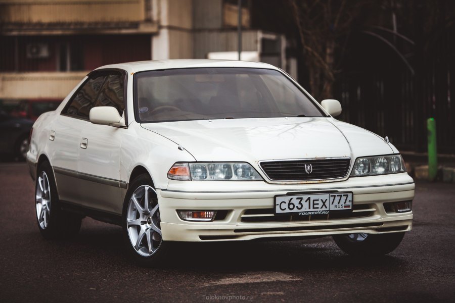 Toyota Mark 2 grande Regalia