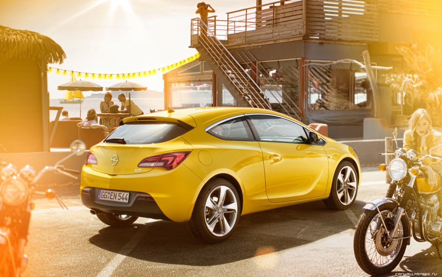 Opel Astra GTC 2011