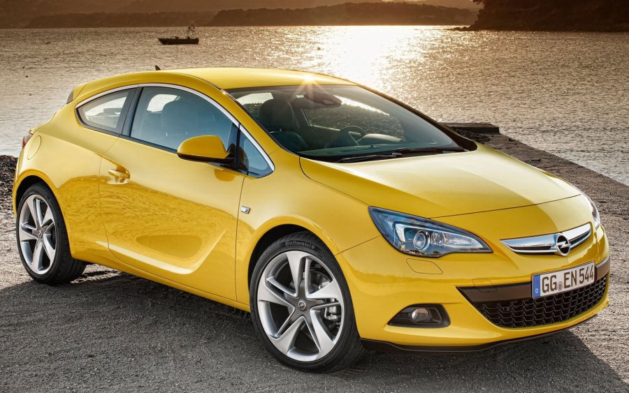 Опель Астра GTC 2011