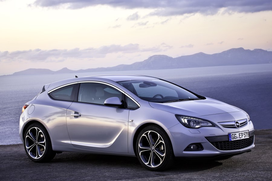 Opel Astra GTC 2012