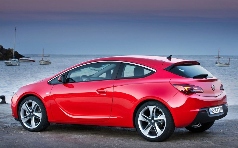 Opel Astra GTC 2012