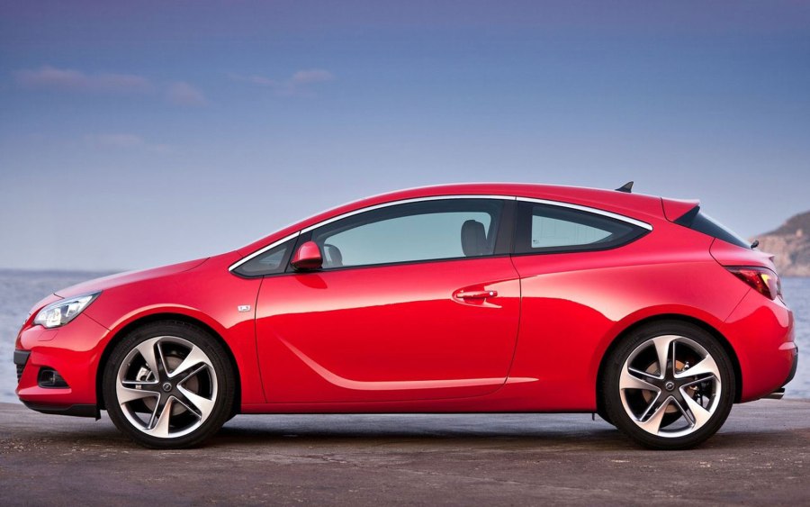 Опель Астра GTC 2012