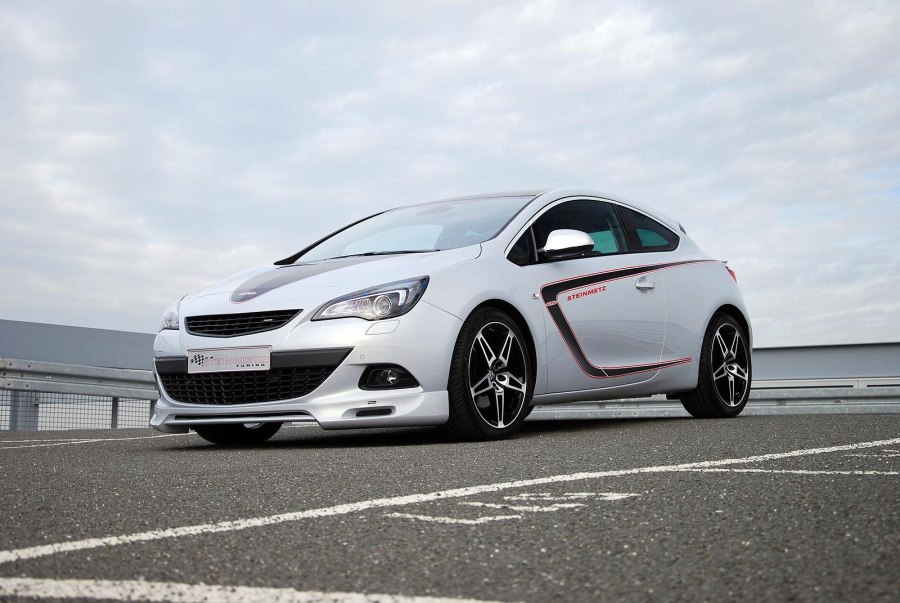 Opel Astra GTC 2011