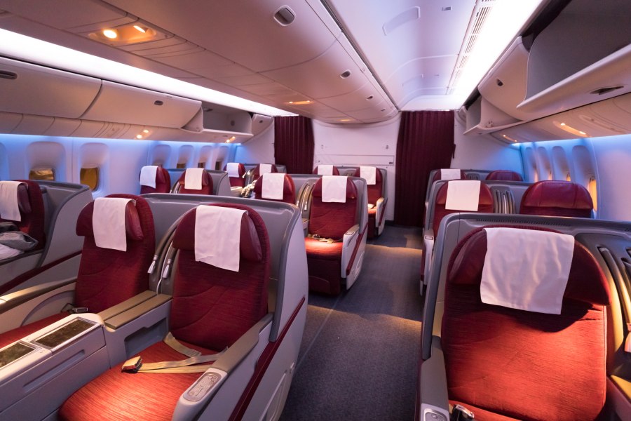 Ред Вингс самолет салон 777-200