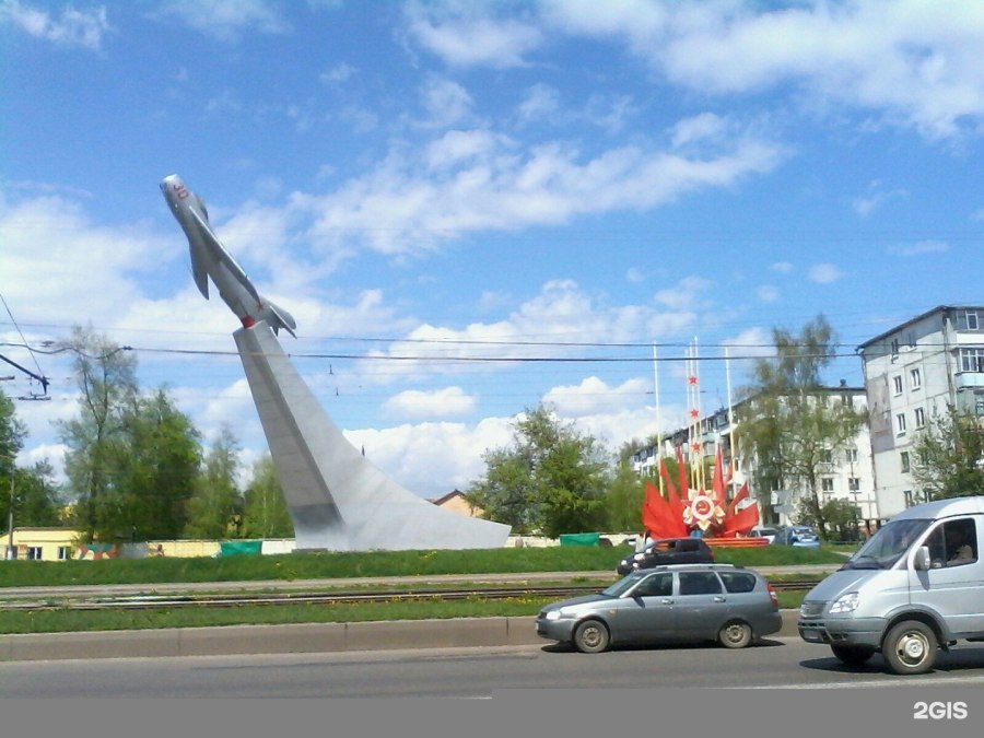 Памятник миг 17 в Орле