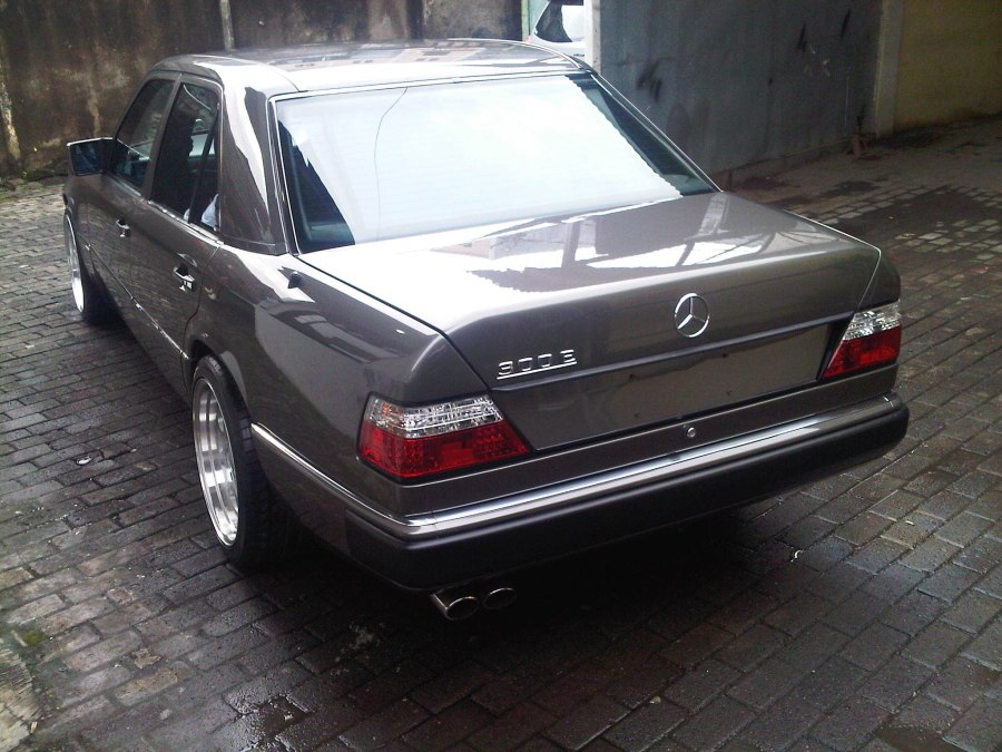 Мерседес w124 e300