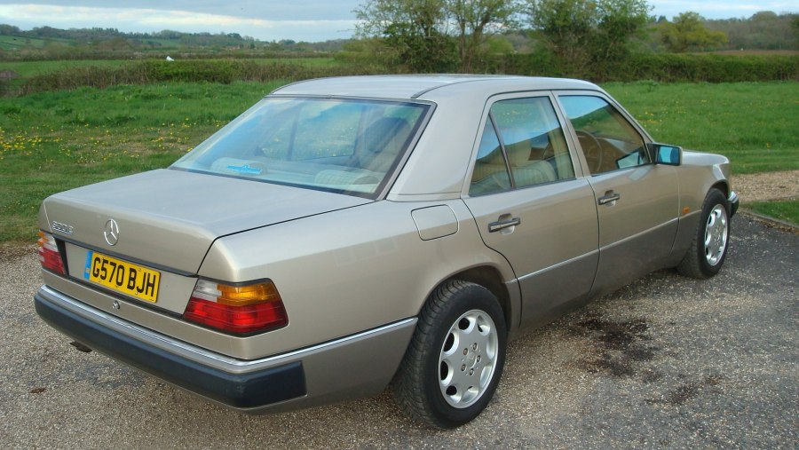 Мерседес w124 золотой