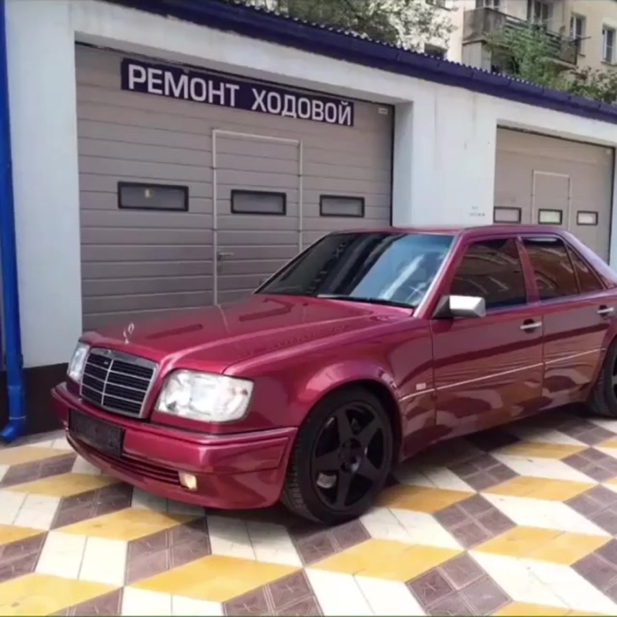 Мерседес w124 красный
