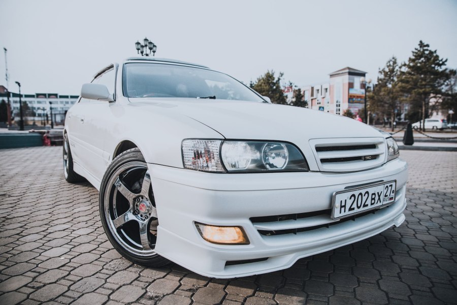 Toyota Chaser 100 белый