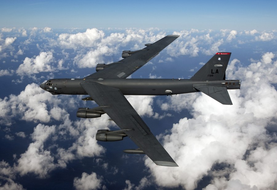 Бомбардировщик b-52h Stratofortress