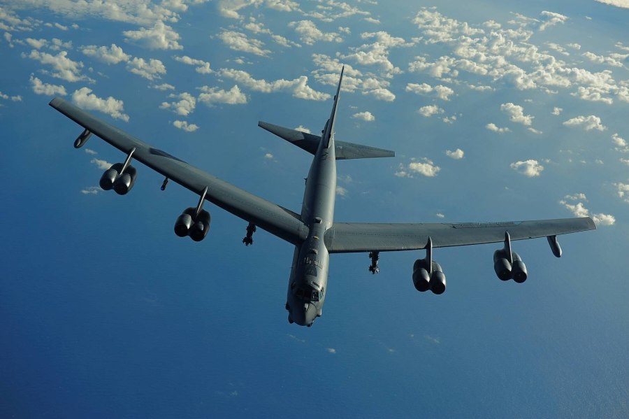 B 52 бомбардировщик