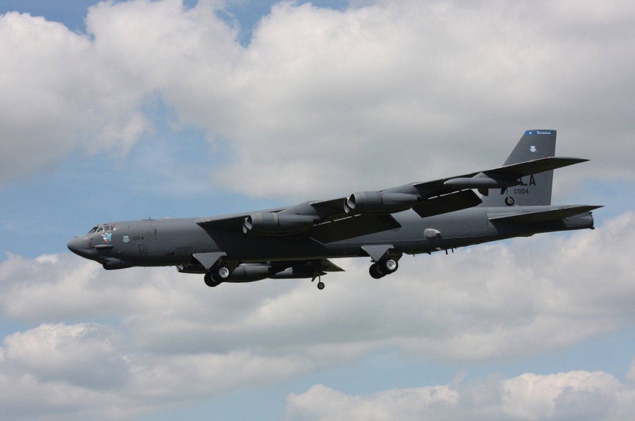B-52 шасси