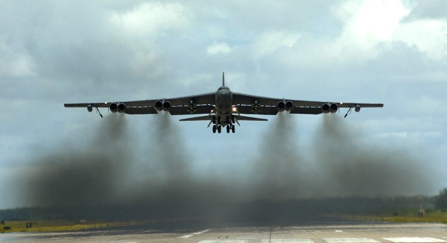 Бомбардировщик в-52н ВВС США