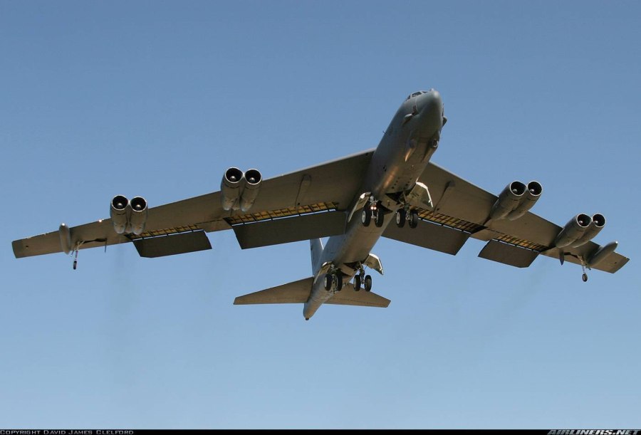B 52 бомбардировщик