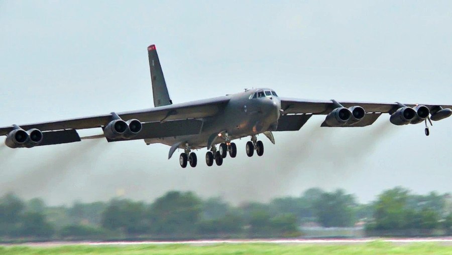 B-52h бомбардировщик