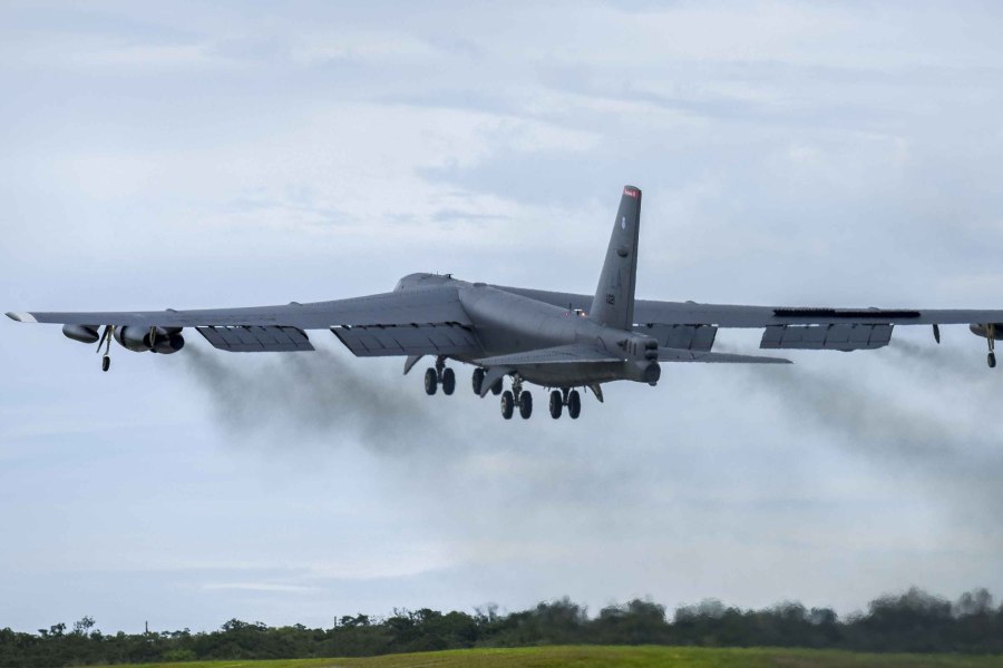 B 52 бомбардировщик
