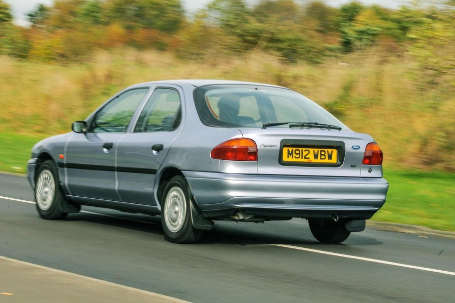 Ford Mondeo 1 поколение