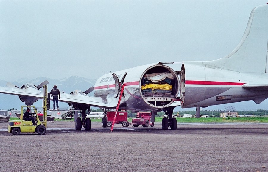 Самолёт Дуглас DC-6