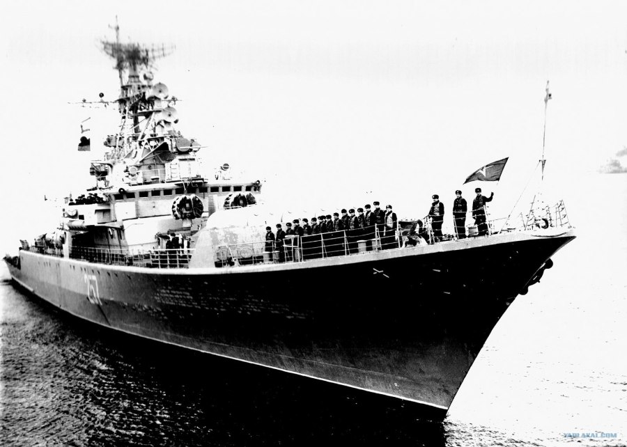 Сторожевой корабль Ленинградский комсомолец