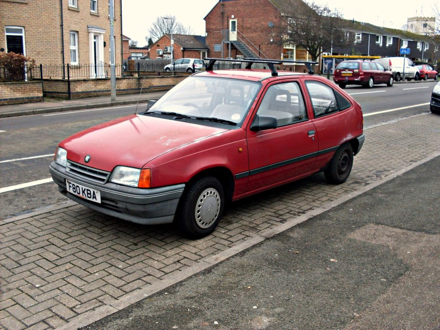 Opel Vauxhall Astra 1990