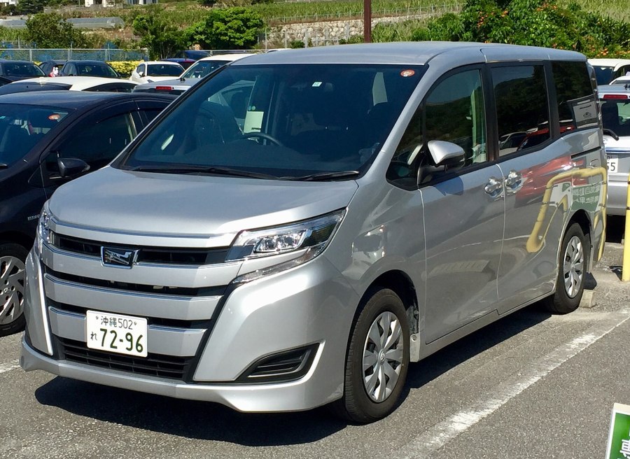 Toyota Noah (Тойота Ноах