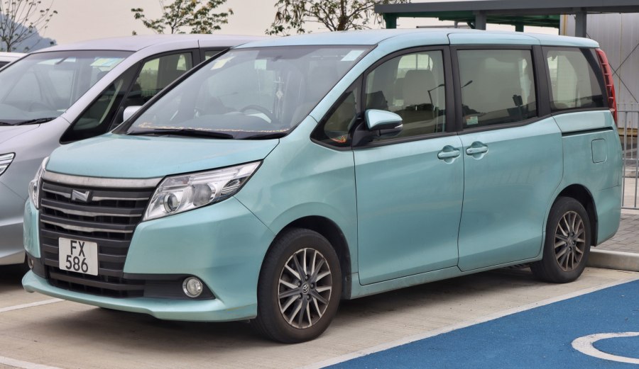 Toyota Noah 2014