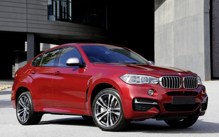 БМВ x6 красная