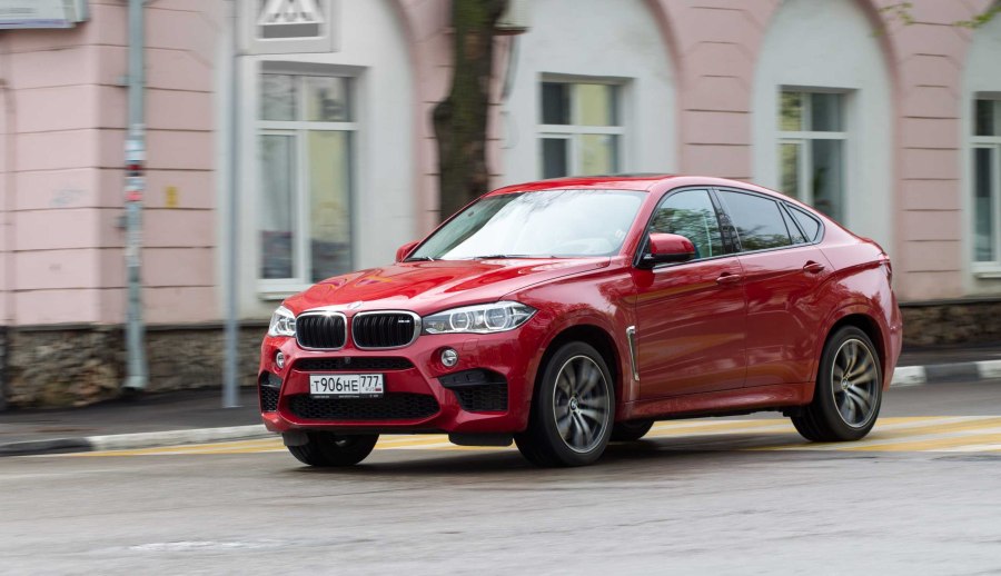 БМВ x6m красная