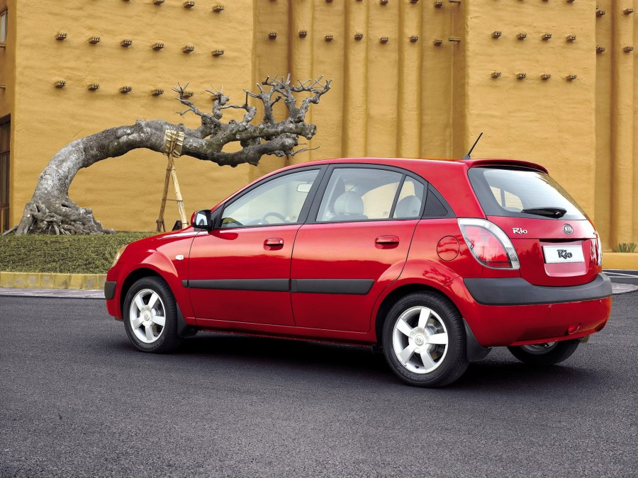 Kia Rio 2010 второе поколение Рестайлинг