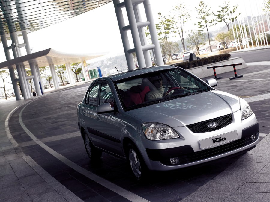 Kia Rio 2005 года второе поколение