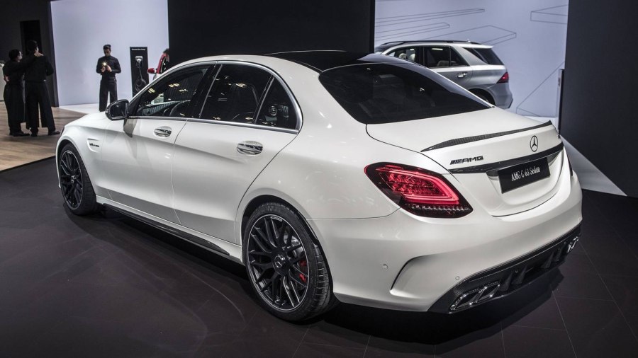 Mercedes c63 AMG В обвесе