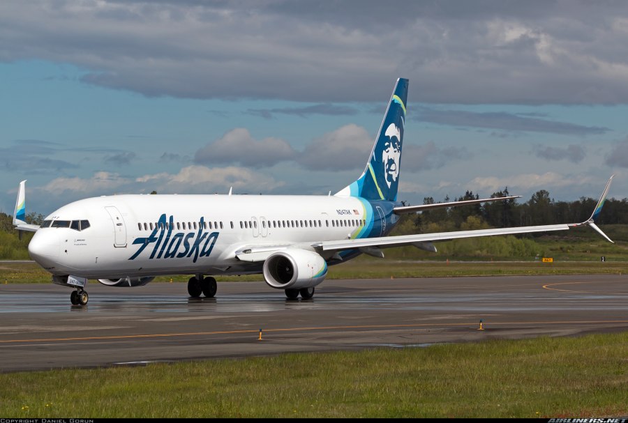 Самолет Боинг 737-900