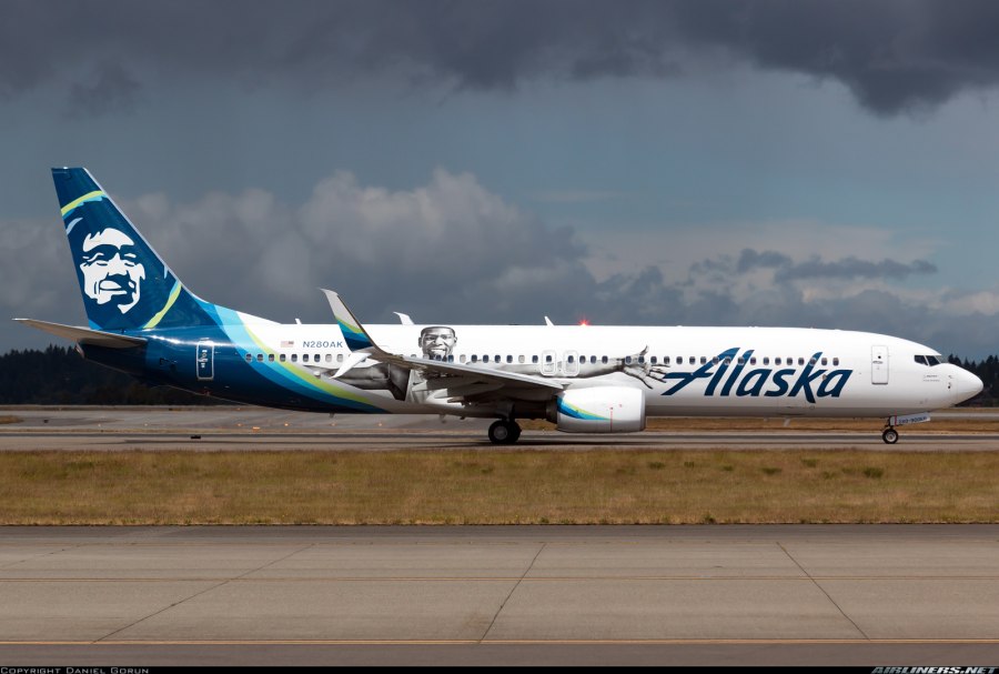 Boeing 737-900
