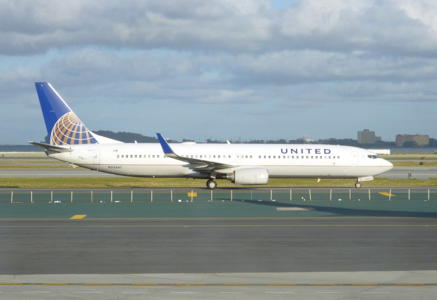 Боинг 737 Азур