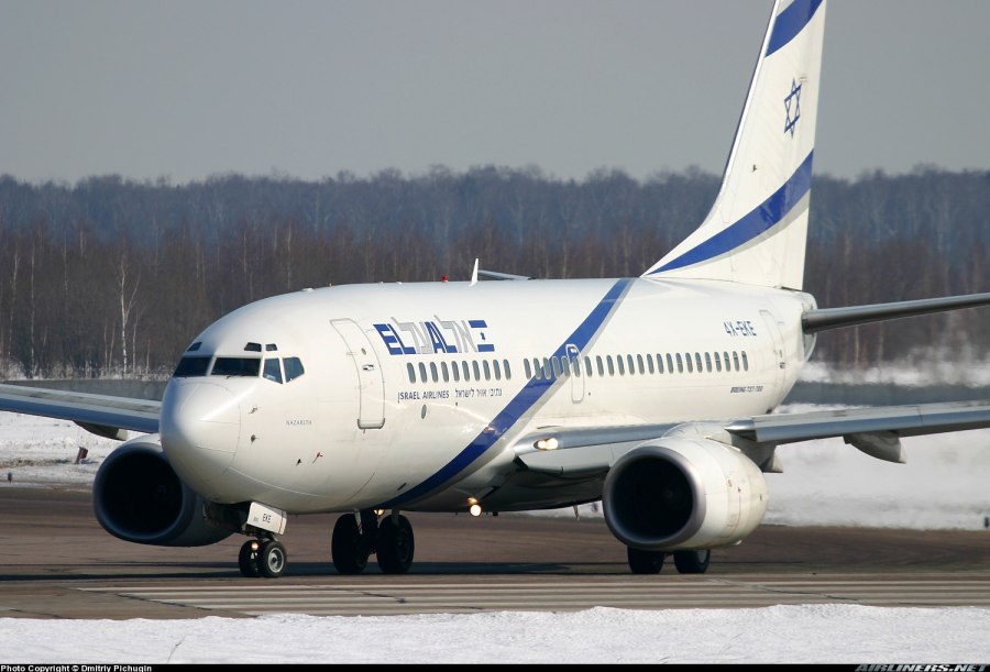 Авиакомпания Азур Эй Боинг 737 900р