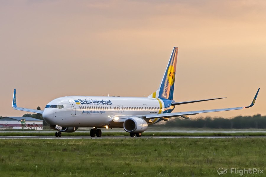 Боинг 737-900