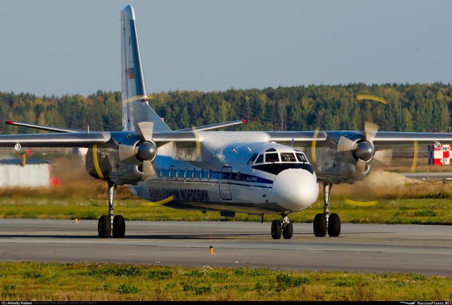 АН-28 пассажирский самолёт