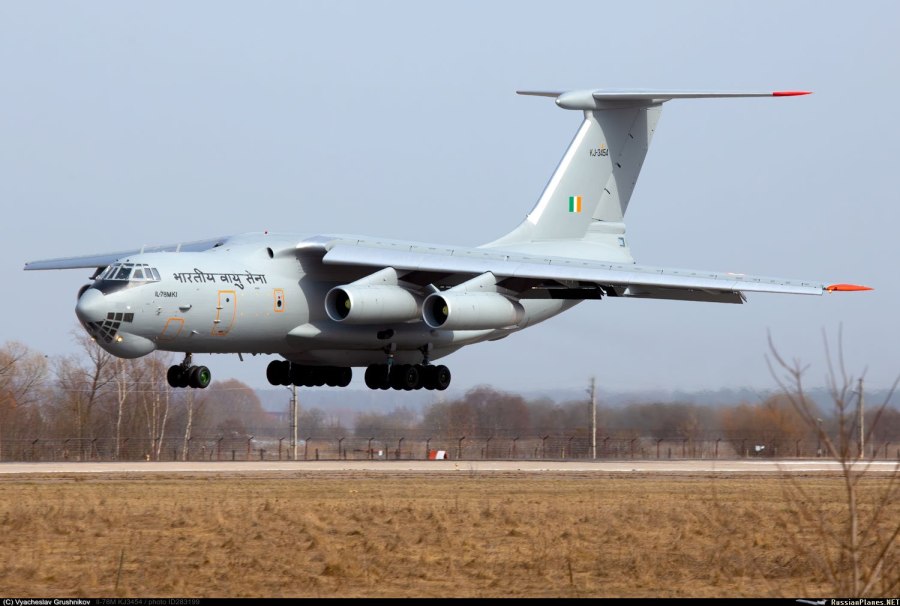 Самолет AН 12 пасажирский