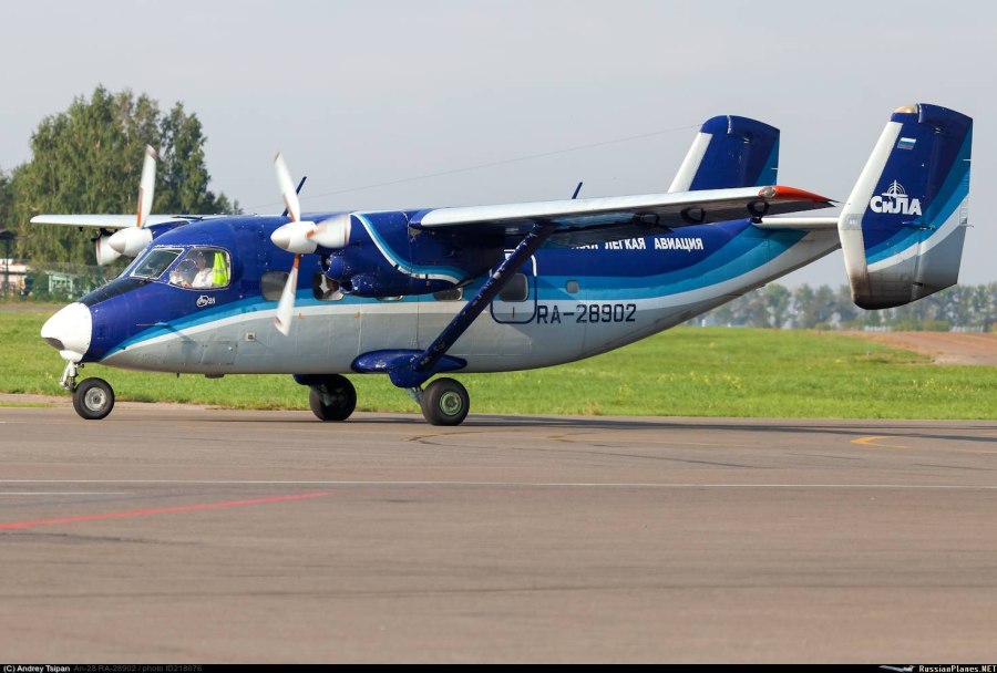 АН-28 L-410
