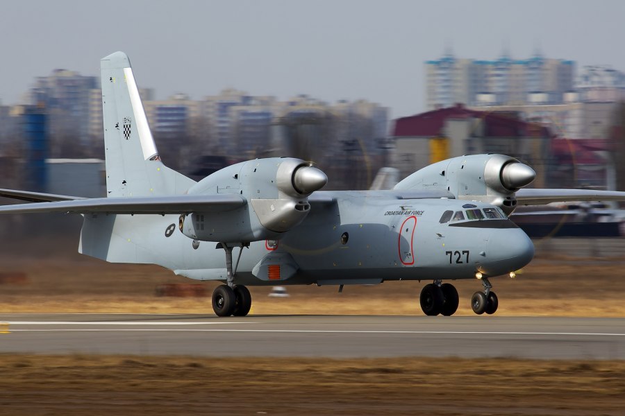 Самолет ан26 100