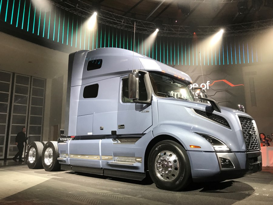 Volvo VNL 780 Sleeper