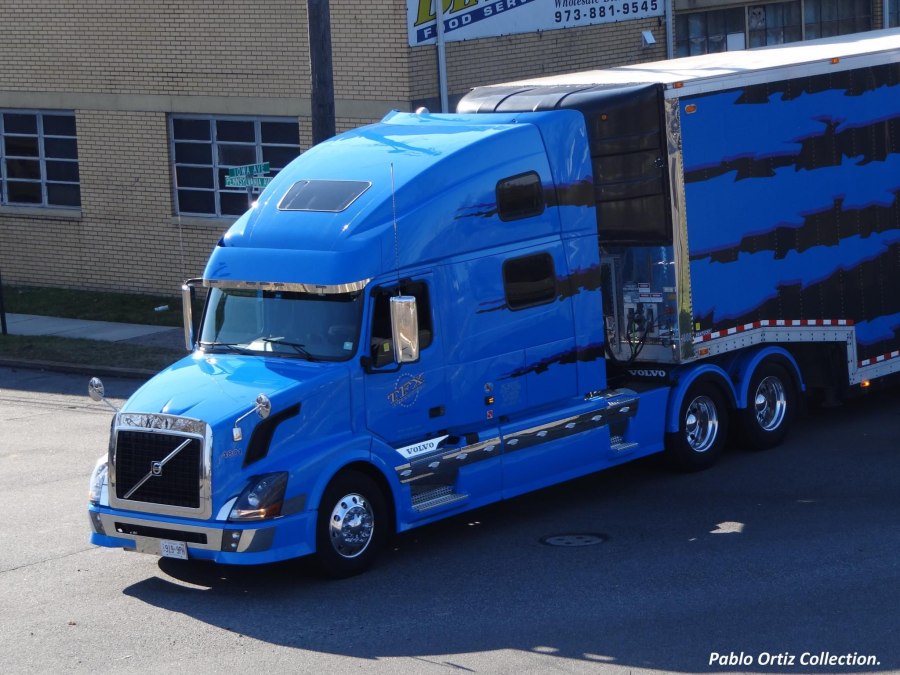 Грузовики Volvo VNL 2019